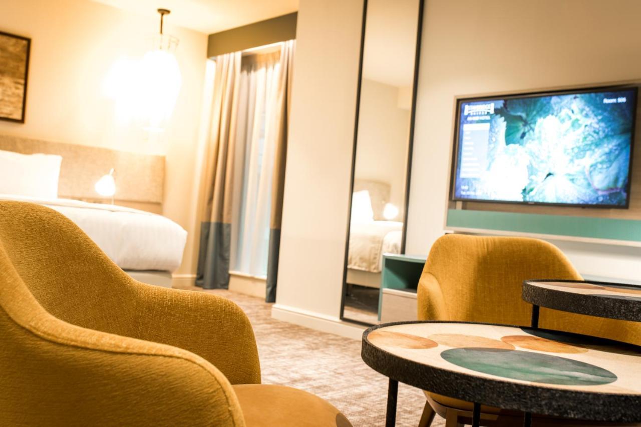 Staybridge Suites London Heathrow - Bath Road, An Ihg Aparthotel Hillingdon Eksteriør billede
