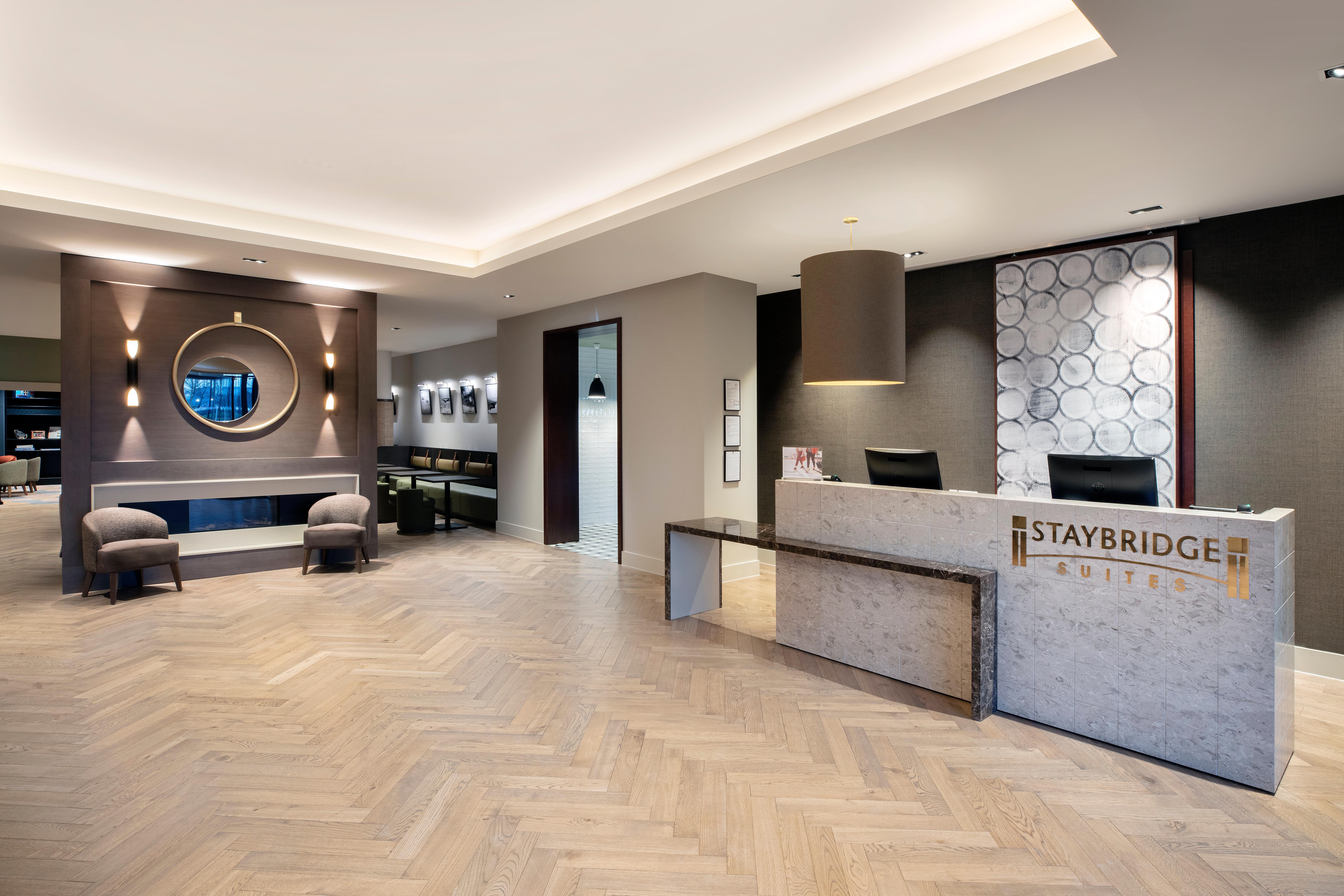 Staybridge Suites London Heathrow - Bath Road, An Ihg Aparthotel Hillingdon Eksteriør billede