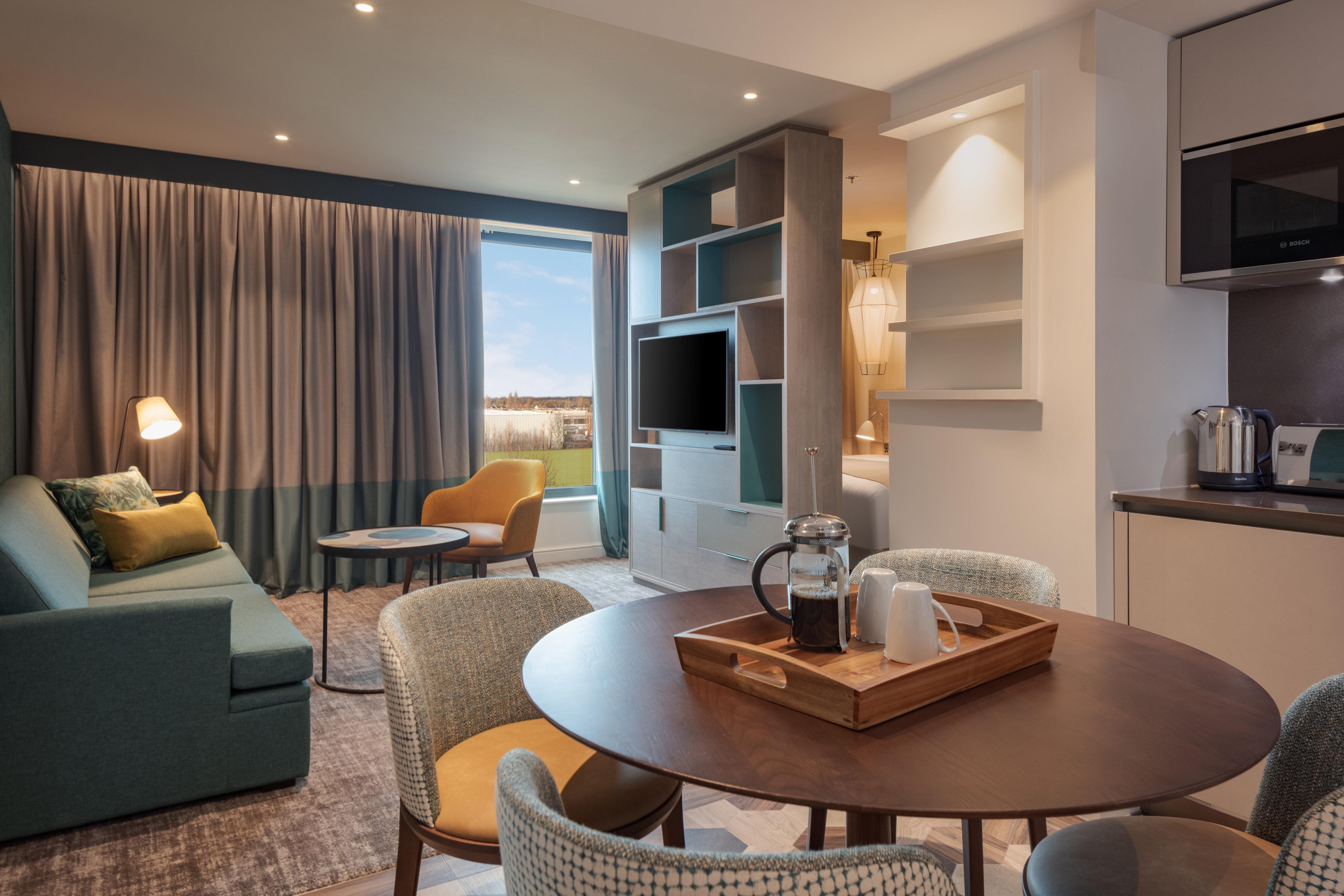 Staybridge Suites London Heathrow - Bath Road, An Ihg Aparthotel Hillingdon Eksteriør billede